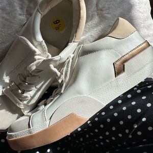 Dolce Vita Harryson lace Up Sneakers and Tan Women's Sneakers 9 1/2